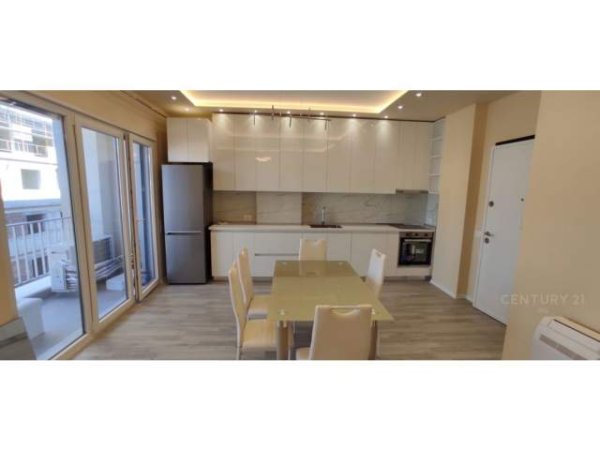 Jepet Me Qera Apartament 3+1 Prane Selvise! 120 m2, 600 Euro