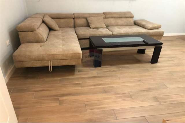 Tirane, jepet me qera Vile 2+1 Kati 1, 90 m² 400 Euro (RRUGA E KAVAJES GLOBE)