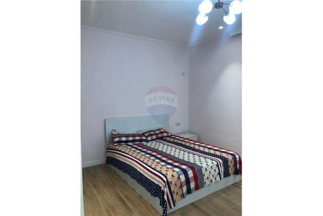 Tirane, jepet me qera Vile 2+1 Kati 1, 90 m² 400 Euro (RRUGA E KAVAJES GLOBE)