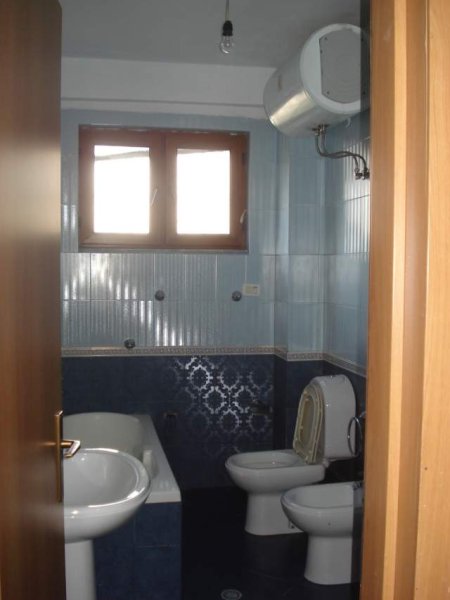 Tirane, jepet me qera apartament 2+1+BLK Kati 7, 90 m² 430 Euro (reshit petrela)