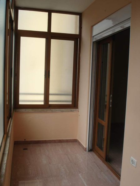Tirane, jepet me qera apartament 2+1+BLK Kati 7, 90 m² 430 Euro (reshit petrela)