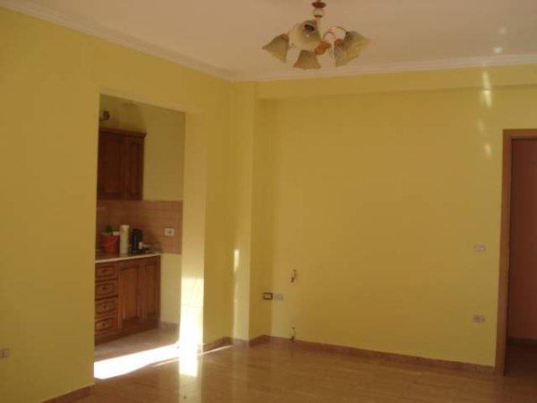 Tirane, jepet me qera apartament 2+1+BLK Kati 7, 90 m² 430 Euro (reshit petrela)