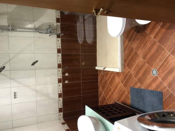 Tirane, jepet me qera apartament 2+1+BLK Kati 4, 120 m² 650 Euro (bllok)