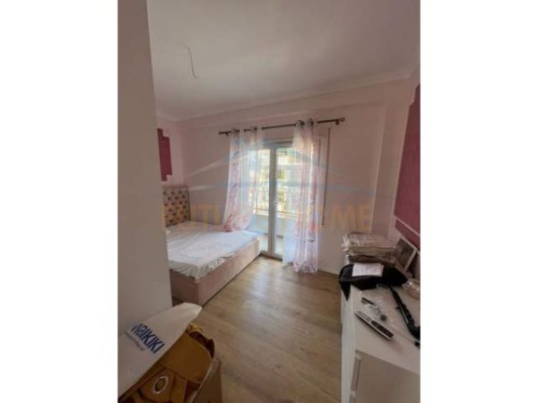 Tirane, jepet me qera apartament 3+1+BLK Kati 6, 111 m² 800 Euro (Selvia)