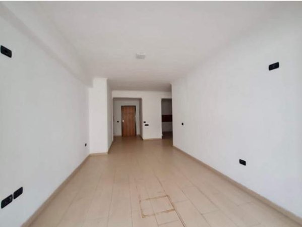 Tirane, jepet  apartament me qera, thuajse ne qender te Tiranes, Kati 3, 91 m²   600 Euro