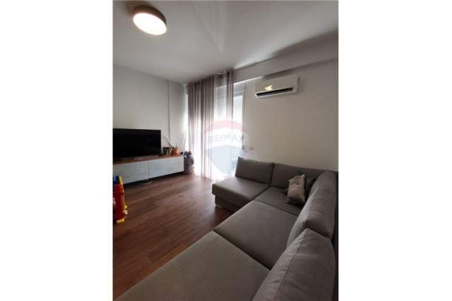Tirane, jepet me qera apartament 1+1+BLK Kati 4, 80 m² 450 Euro (rruga elbasanit)