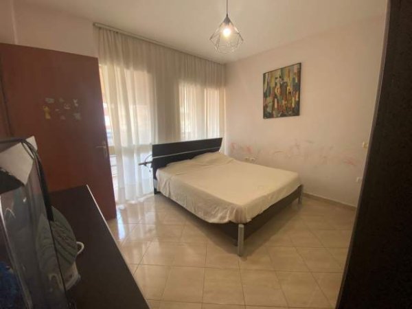 Tirane, jepet me qera apartament 1+1+BLK Kati 6, 89 m² 450 Euro (dibres)