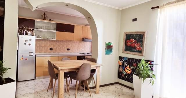 Tirane, jepet me qera apartament 1+1+BLK Kati 7, 72 m² 450 Euro (sulejman delvina)