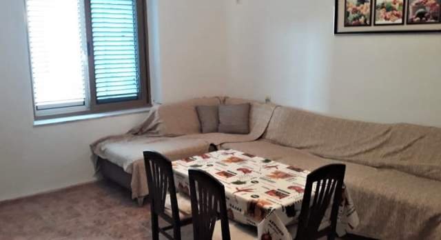 Tirane, jepet me qera apartament 1+1 Kati 3, 74 m² 300 Euro (rr dibres)