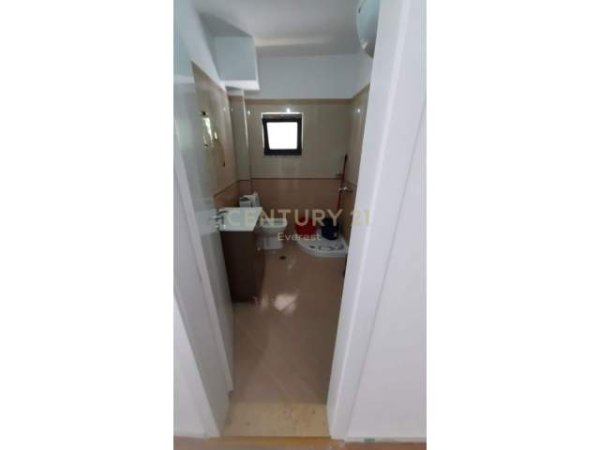 Tirane, shitet apartament 1+1 Kati 2, 59 m² 65.000 Euro (Pallati me shigjeta Tirana, Albania)
