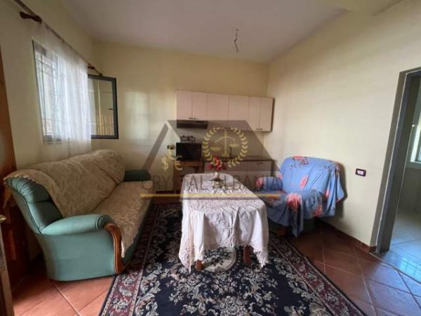 Tirane, jepet me qera Vile 2+1 Kati 0, 40.000 Leke (Bulevardi i Kasharit)