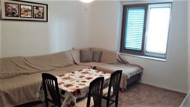 Tirane, jepet me qera apartament 1+1 Kati 3, 74 m² 300 Euro (rr .dibres)