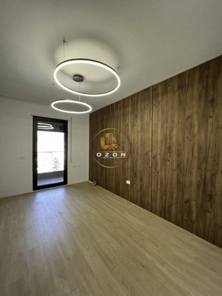 Tirane, jepet me qera apartament 2+1+BLK Kati 5, 94 m² 600 Euro (Kompleksi Olimpik)