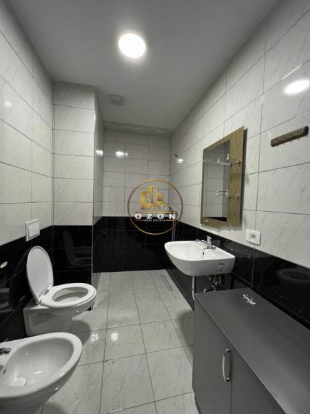 Tirane, jepet me qera apartament 2+1+BLK Kati 5, 94 m² 600 Euro (Kompleksi Olimpik)