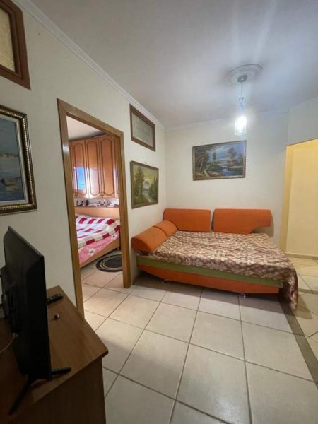Tirane, jepet me qera apartament 2+1 Kati 5, 60 m² 400 Euro (rr. dibres)