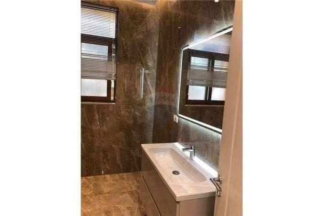 Tirane, jepet me qera apartament 1+1+BLK Kati 1, 90 m² 400 Euro (globe)