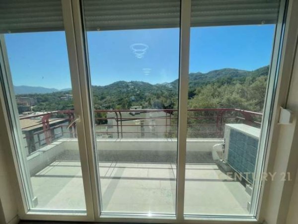 Tirane, jepet me qera apartament 2+1+BLK Kati 6, 109 m² 400
