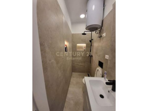 Tirane, jepet me qera apartament 1+1 Kati 1, 55 m² 550 Euro