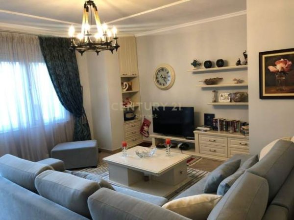 Tirane, jepet me qera apartament Kati 7, 93 m² 600 Euro (Tirana, Albania)