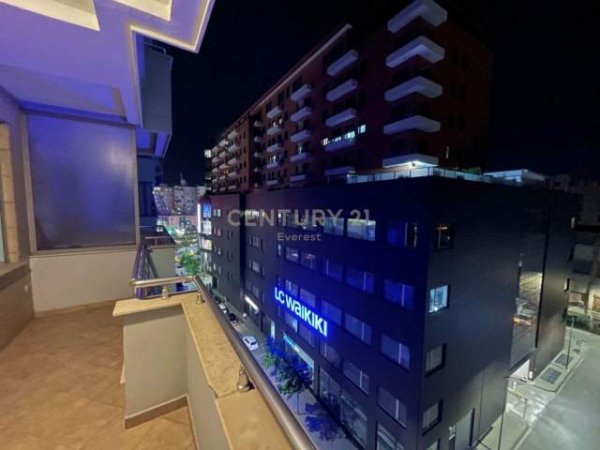 Tirane, jepet me qera apartament Kati 7, 93 m² 600 Euro (Tirana, Albania)