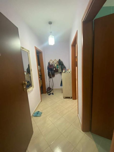 Tirane, jepet me qera apartament 1+1+BLK Kati 6, 89 m² 450 Euro (dibres)