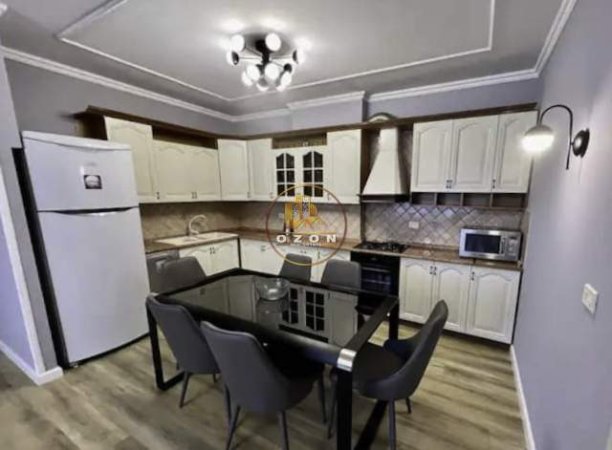 Tirane, jepet me qera apartament 2+1+BLK Kati 11, 120 m² 600 Euro (Rruga " Faik Konica ")