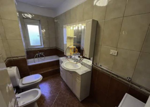 Tirane, jepet me qera apartament 2+1+BLK Kati 11, 120 m² 600 Euro (Rruga " Faik Konica ")