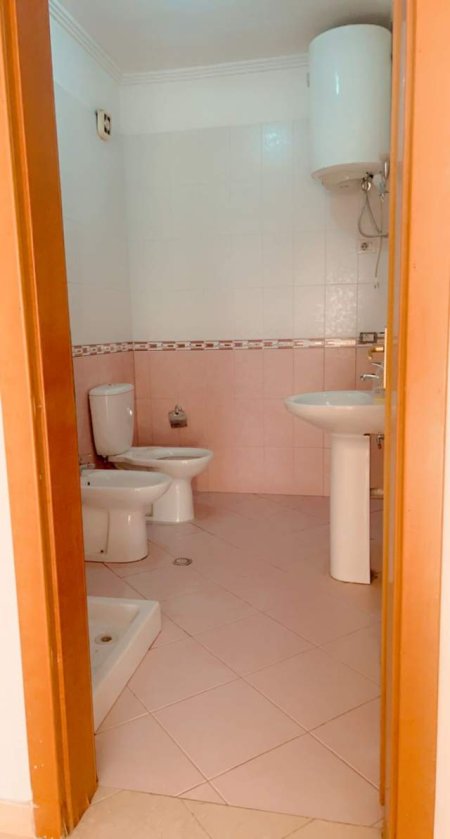 Tirane, shitet apartament 3+1+BLK Kati 1, 134 m² 161.200 Euro (zonja curre)