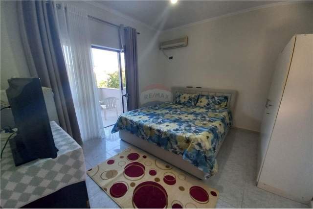 Tirane, jepet me qera Vile 2+1+BLK Kati 2, 600 m² 1.200 Euro (Rruga Gramoz Pashko)
