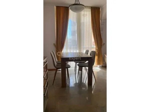 Tirane, jepet me qera apartament 1+1+A Kati 2, 86 m² 550 Euro (Liqeni i Tiranes)