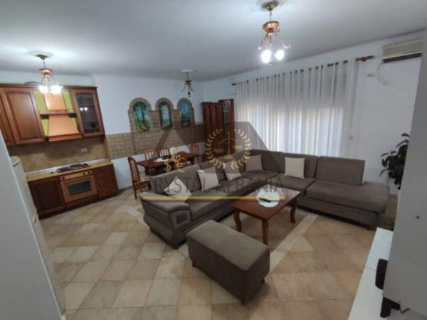 Tirane, jepet me qera apartament 2+1+BLK Kati 3, 130 m² 600 Euro (9 kateshet)