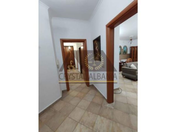 Tirane, jepet me qera apartament 2+1+BLK Kati 3, 130 m² 600 Euro (9 kateshet)