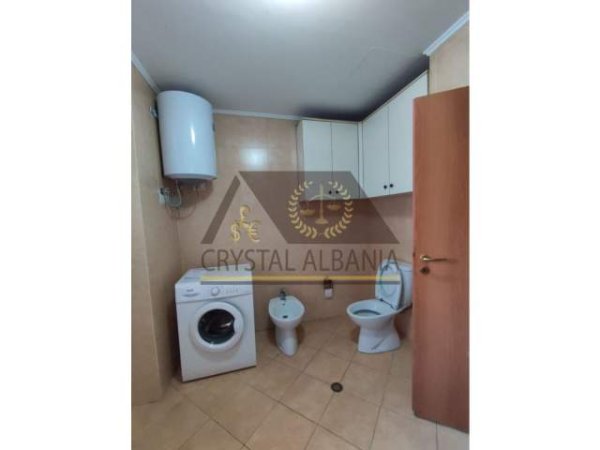 Tirane, jepet me qera apartament 2+1+BLK Kati 3, 130 m² 600 Euro (9 kateshet)