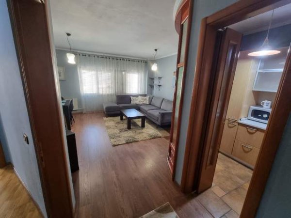 Tirane, jepet me qera apartament 2+1+BLK Kati 7, 95 m² 500 Euro (hime kolli)