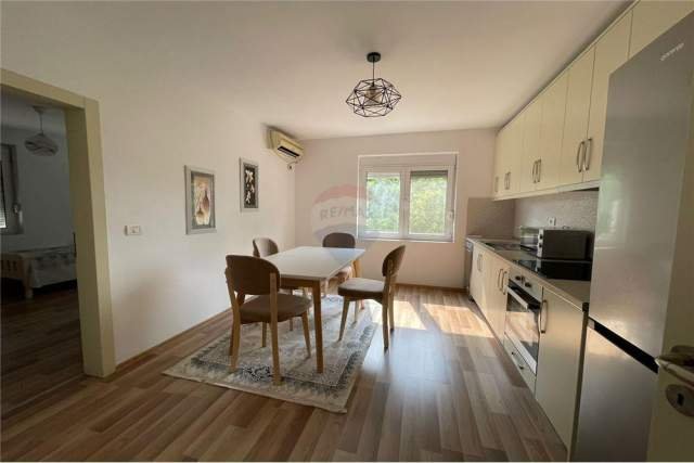 Tirane, jepet me qera apartament 2+1+BLK Kati 4, 97 m² 650 Euro (liceu artistik)