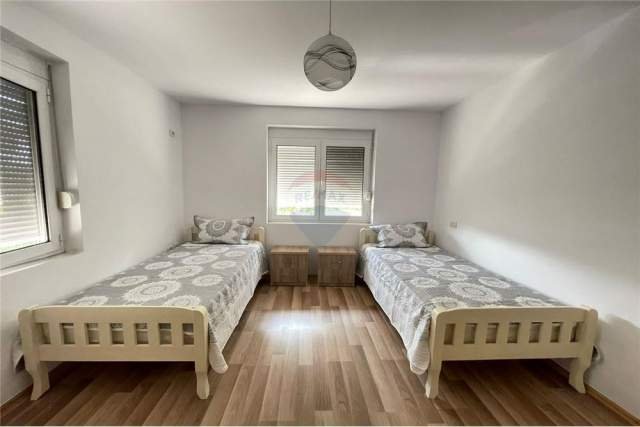 Tirane, jepet me qera apartament 2+1+BLK Kati 4, 97 m² 650 Euro (liceu artistik)