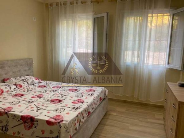 Tirane, jepet me qera apartament 1+1+BLK Kati 2, 70 m² 400 Euro (kopshti botanik)