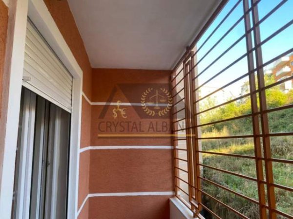 Tirane, jepet me qera apartament 1+1+BLK Kati 2, 70 m² 400 Euro (kopshti botanik)