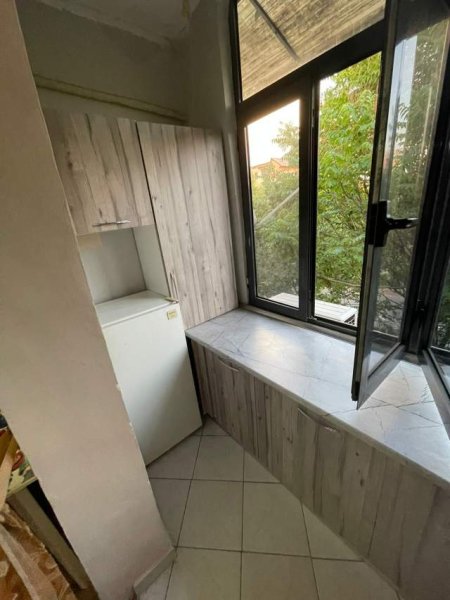 Tirane, jepet me qera apartament 2+1 72 m² 450 Euro (Rruga e kavajes)
