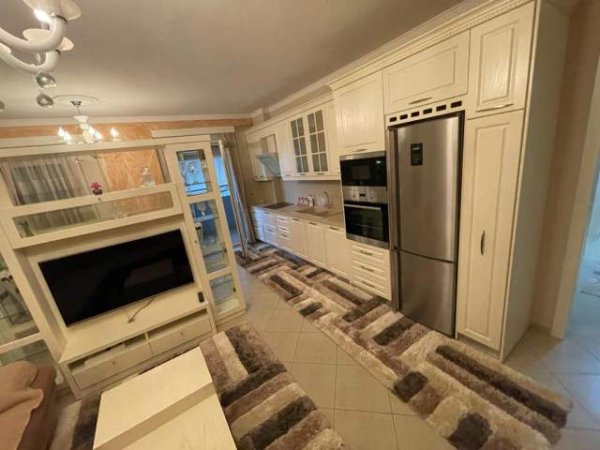 Tirane, jepet me qera apartament 3+1+BLK Kati 2, 180 m² 500 Euro (muhamet deliu)