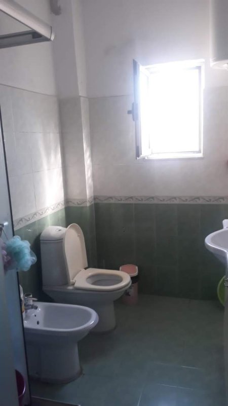 Tirane, jepet me qera apartament 2+1+BLK Kati 5, 92 m² 450 Euro (muhamet gjollesha)