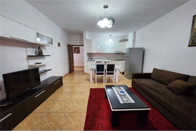 Tirane, jepet me qera apartament Kati 3, 95 m² 450 Euro (kafe roma bllok)