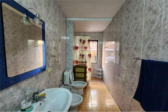 Tirane, jepet me qera apartament Kati 3, 95 m² 450 Euro (kafe roma bllok)