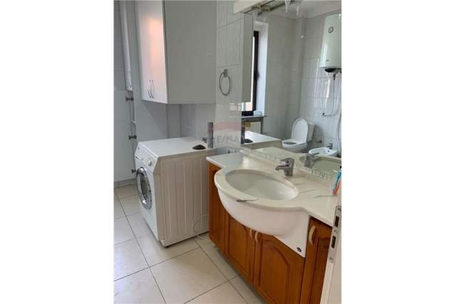 Tirane, jepet me qera apartament Kati 3, 120 m² 400 Euro (todi shkurti)