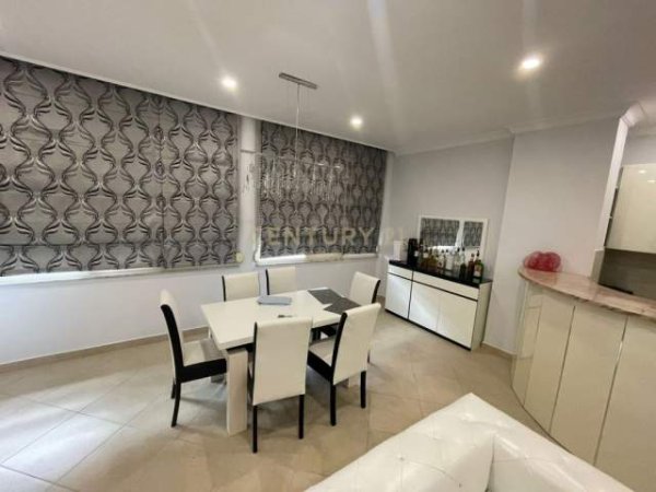Tirane, jepet me qera apartament 2+1+BLK Kati 7, 120 m² 650  (Kopshti Botanik)