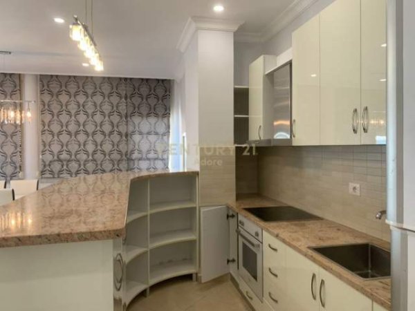 Tirane, jepet me qera apartament 2+1+BLK Kati 7, 120 m² 650  (Kopshti Botanik)