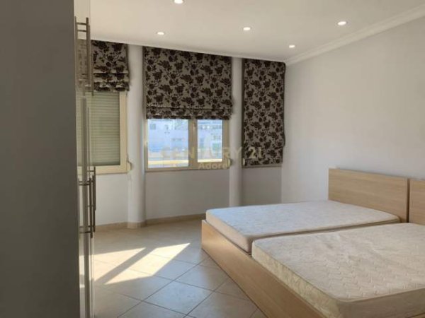 Tirane, jepet me qera apartament 2+1+BLK Kati 7, 120 m² 650  (Kopshti Botanik)