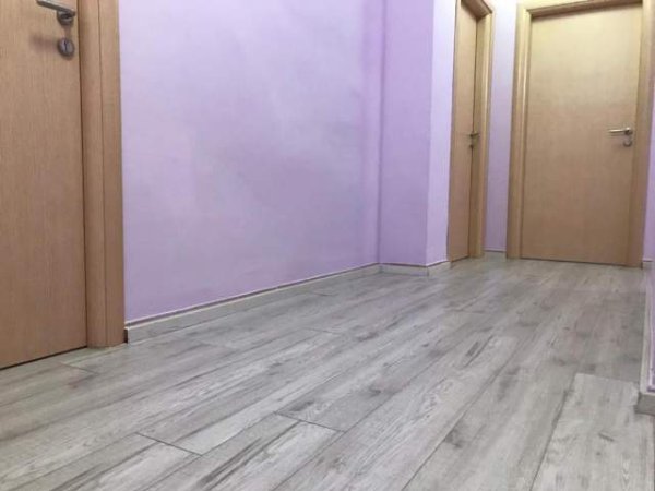 Tirane, jepet me qera zyre Kati 5, 128 m² 650  (Rruga E Kavajes)