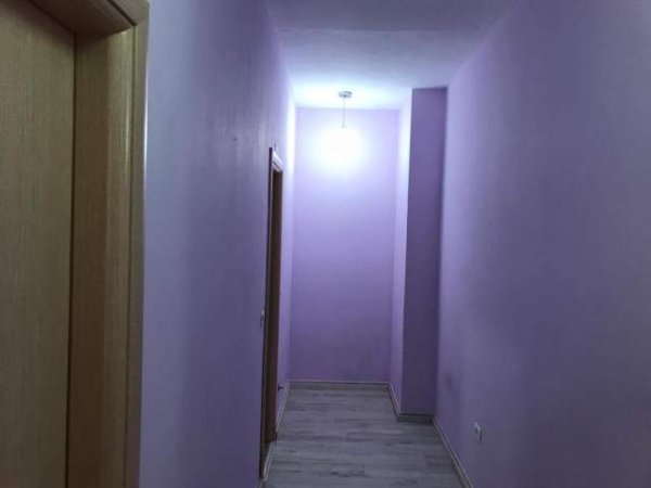 Tirane, jepet me qera zyre Kati 5, 128 m² 650  (Rruga E Kavajes)