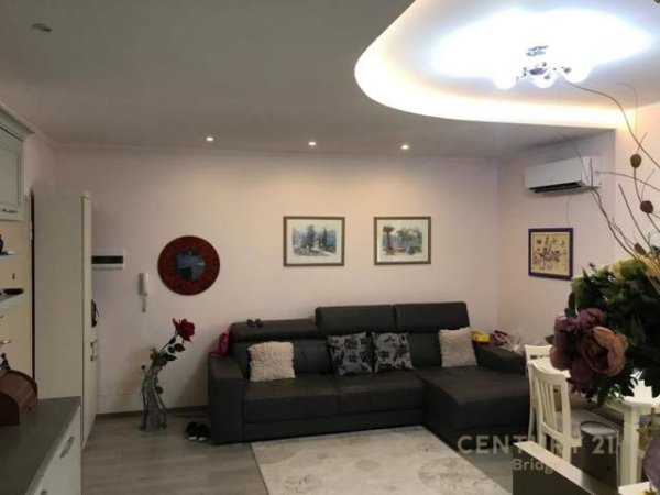 Tirane, jepet me qera apartament 1+1 Kati 4, 75 m² 430 Euro (Kopshti Zoologjik Tirana, Albania)